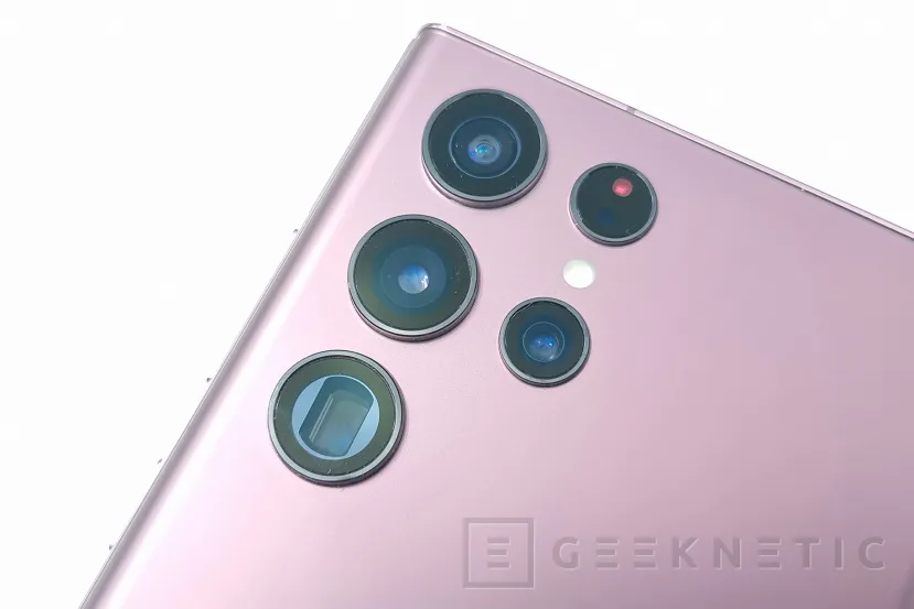 Geeknetic Samsung estaría considerando eliminar los botones físicos de sus Galaxy S25 1