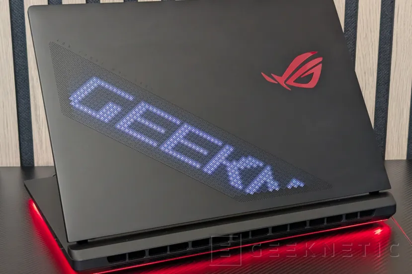 ASUS ROG STRIX SCAR 18 2025 G835