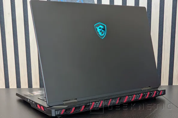 MSI RAIDER 18 HX AI A2XW