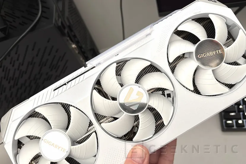 Gigabyte AMD Radeon RX 9070 XT OC ICE