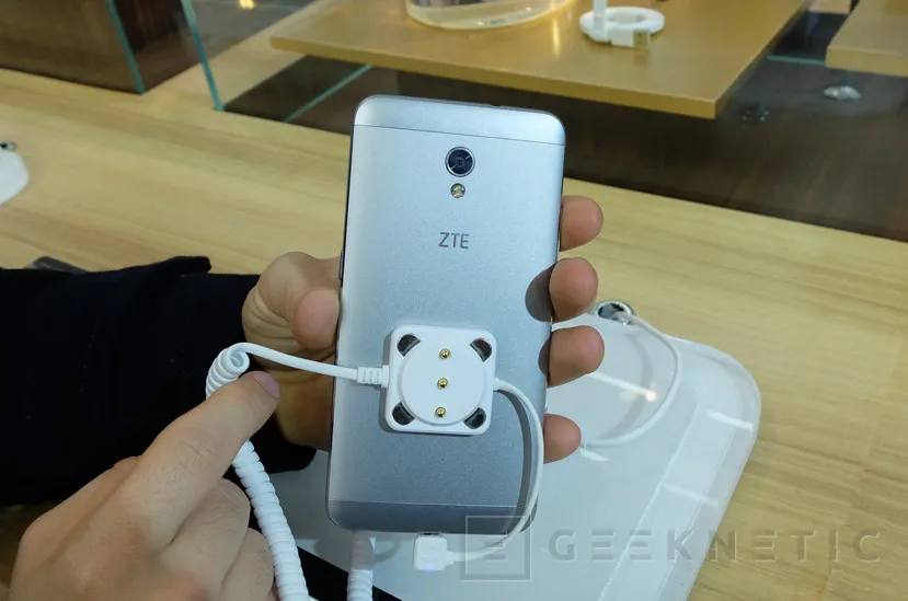 Geeknetic ZTE anuncia los smartphones Blade V7 y V7 Lite para la gama media y económica 2