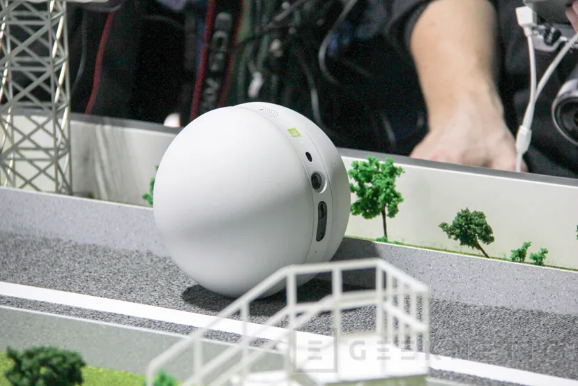 Geeknetic LG G5 Friends, realidad virtual, robots y drones para acompañar a lo nuevo de LG 5