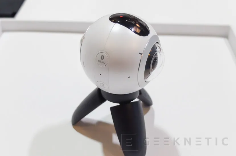 Geeknetic La Samsung Gear 360 Camera costará 349 Dólares 1