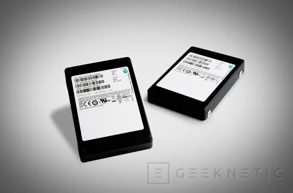 Samsung desvela un SSD de 32 TB con memorias 3D V-NAND de 64 capas, Imagen 1