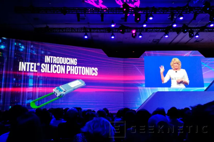 Intel Silicon Photonics, 100Gbps de transferencia a 2 KM de distancia, Imagen 1