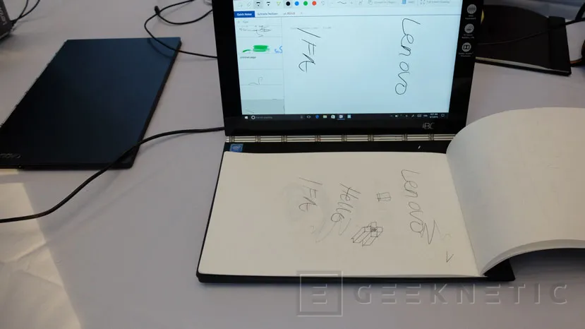 Geeknetic Lenovo se decanta por un teclado táctil en su nuevo convertible Yoga Book 3