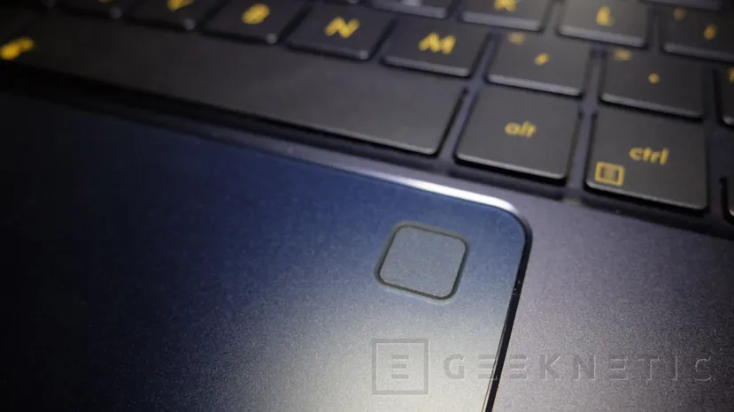 Geeknetic Asus reduce los marcos de su ZenBook 3 Deluxe para incorporar una pantalla de 14&quot; 1
