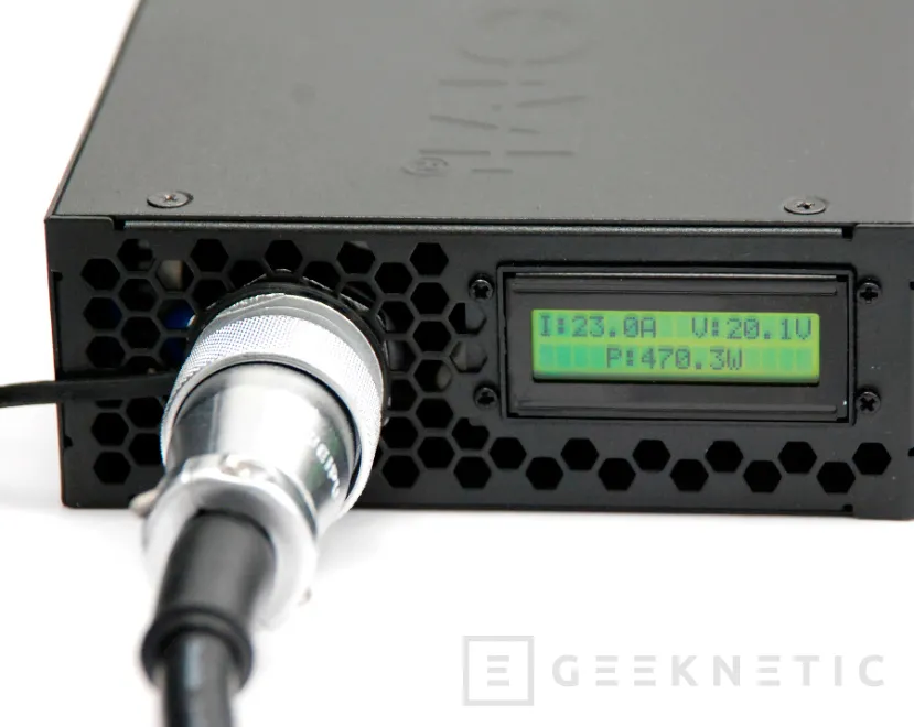 Eurocom sorprende con una fuente de alimentación para portátil de 780W, Imagen 2