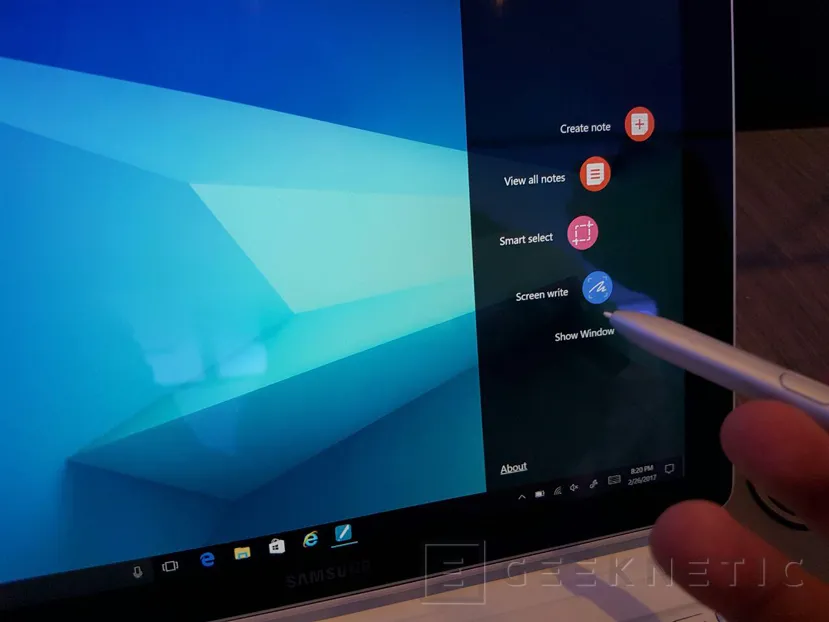Geeknetic Samsung apunta a la Surface de Microsoft con su Galaxy Book con Windows 10 4