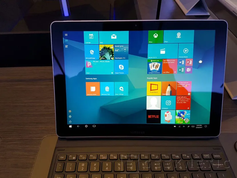 Geeknetic Samsung apunta a la Surface de Microsoft con su Galaxy Book con Windows 10 5