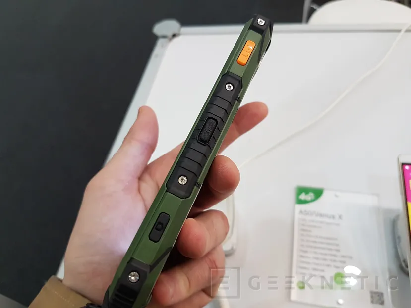 Geeknetic PHONEMAX anuncia un smartphone ruguerizado de gama alta 6