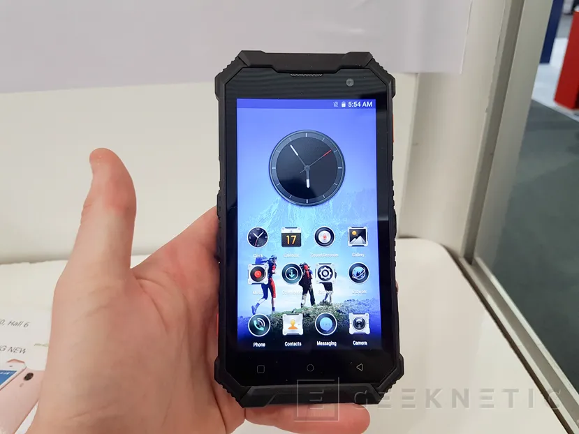 Geeknetic PHONEMAX anuncia un smartphone ruguerizado de gama alta 1