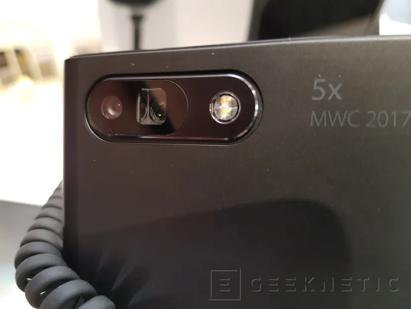 Geeknetic Oppo presenta una cámara dual para smartphones con zoom 5X óptico 1