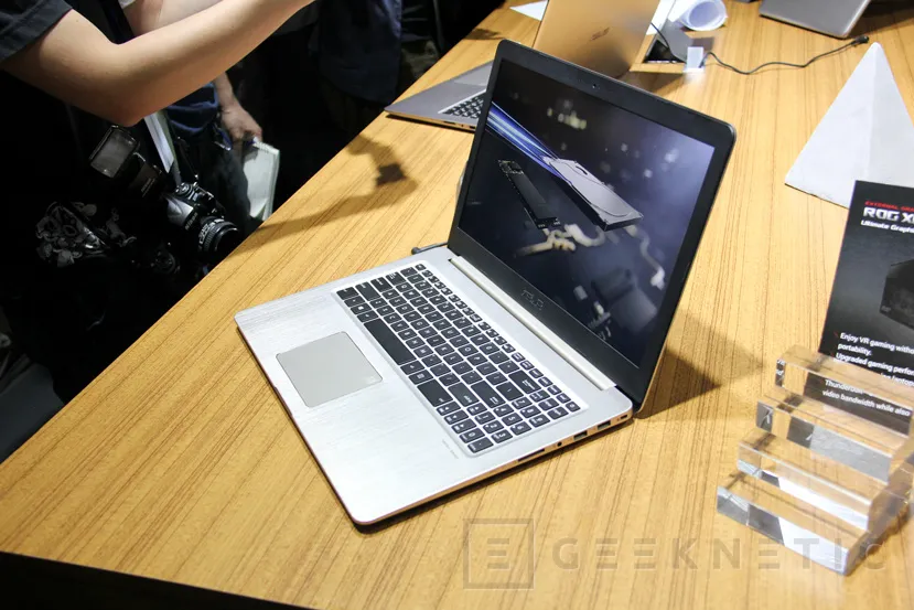 Geeknetic ASUS VivoBook S y VivoBook Pro 4