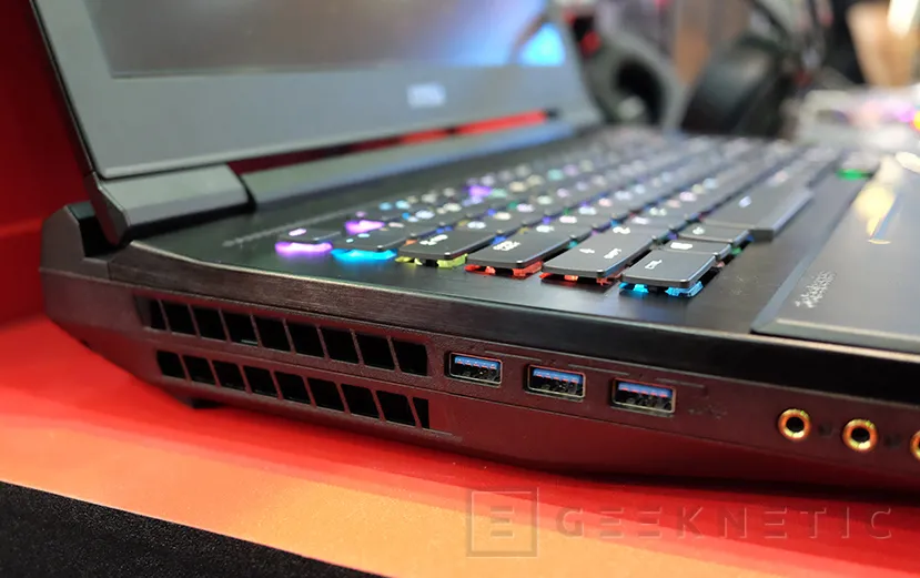 Geeknetic MSI evoluciona sus portátiles con teclado mecánico en el nuevo MSI Titan GT75VR 4