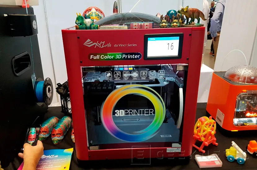 Geeknetic La primera impresora 3D que hace asequible la impresión a color 3