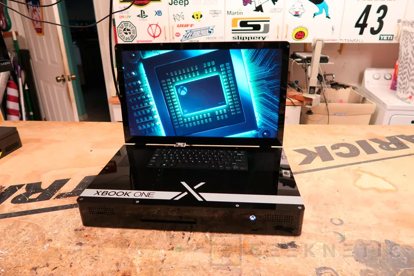 Crean una Xbox One X portátil con su propia pantalla y teclado, Imagen 1