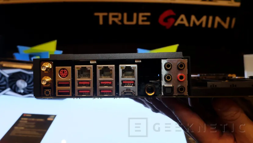 Geeknetic MSI  nos muestra su placa de gama alta Z370 GODLIKE GAMING 2
