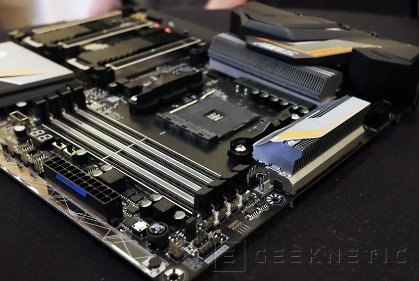 Geeknetic La Gigabyte Gaming 7 Wifi X470  es la primera placa base X470 de AMD 2