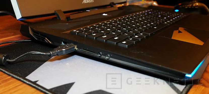 Geeknetic El nuevo Gigabyte Aorus X9 presume de ser el portátil mas delgado con dos GPU 2