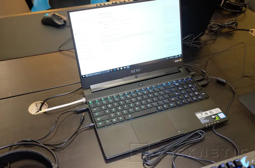 Geeknetic Gigabyte Aorus nos muestra sus nuevos portátiles con Intel Core de octava generación 3