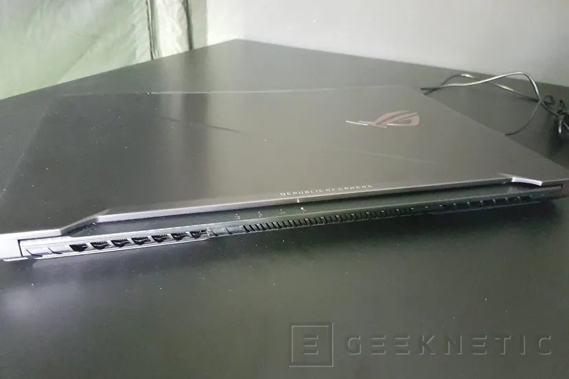 Geeknetic Llega a España el ASUS ROG STRIX GL703 con un Core i7 de octava generación, GTX 1070 y 2,4 cm de grosor 4