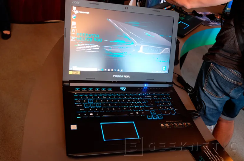 Geeknetic El portátil gaming Acer Predator Helios 500 sorprende con un Core i9 de 6 núcleos con overclock 2