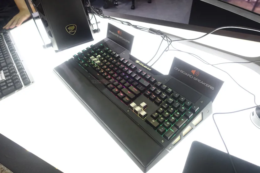 Geeknetic Cougar ha integrado dos altavoces en su nuevo teclado gaming  1