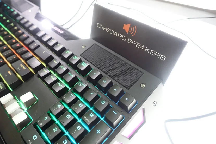 Geeknetic Cougar ha integrado dos altavoces en su nuevo teclado gaming  2