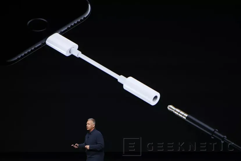 Geeknetic Apple dejará de incluir el adaptador para el conector de 3.5mm en los próximos iPhone 1