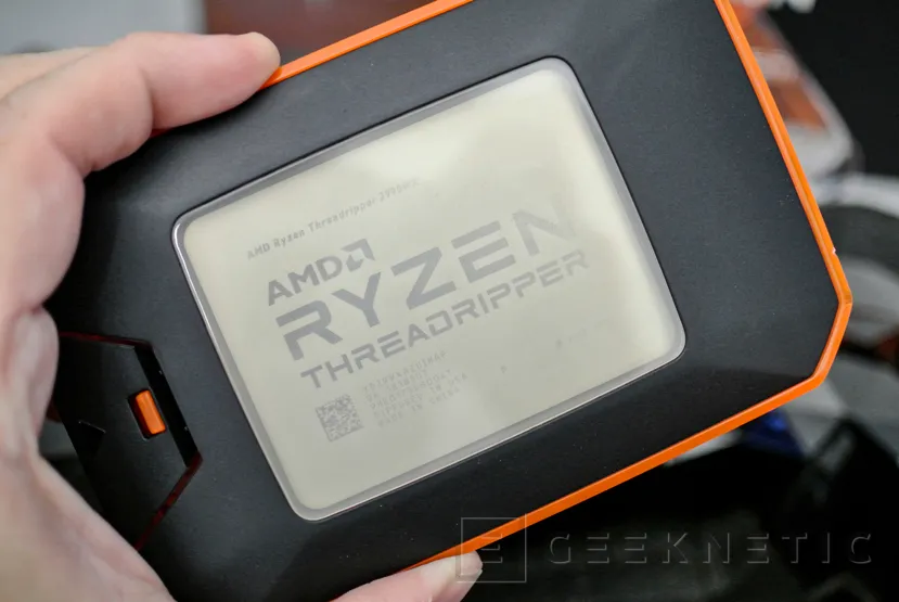 Geeknetic Todos los detalles e imágenes del AMD Threadripper 2 de 32 núcleos, ya en preventa 7