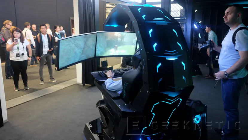 Geeknetic ACER Predator Thronos, una silla gaming motorizada para 3 monitores con más de 200 kg de peso 3