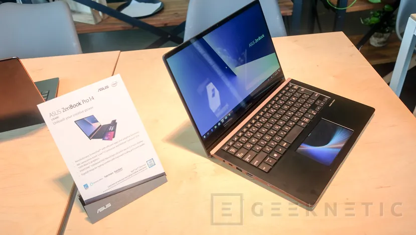 Geeknetic La familia ASUS Zenbook Pro recibe a un modelo de 14 pulgadas con ScreenPad 3