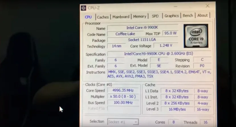 Geeknetic Se filtra un vídeo del Intel Core i9-9900K en Cinebench R15, dando 220 puntos en single core en stock 2