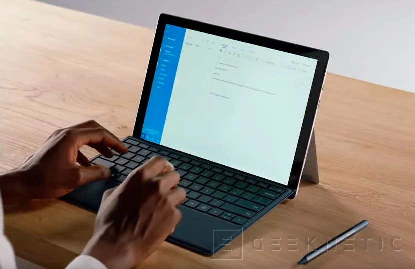 Geeknetic Microsoft da un salto de potencia en su Surface Pro 6 con procesadores quad-core de 8ª Generación 2