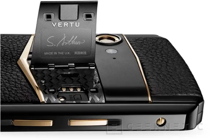 Geeknetic Si te sobran 12.200 Euros podrás hacerte con el smartphone Vertu Aster P y su Snapdragon 660 3
