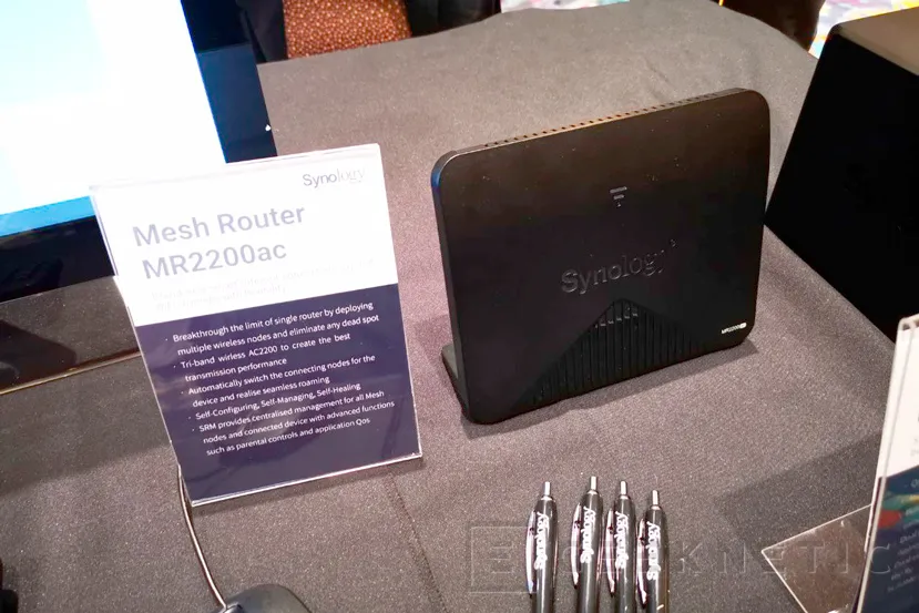 Geeknetic Llega al mercado el primer router Mesh de Synology, el MR2200ac con WPA3 2