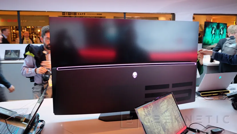Geeknetic El nuevo monitor OLED 4K 120Hz de 55 pulgadas de Alienware costará 3999 dólares 2