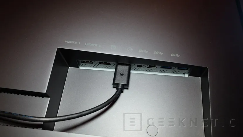 Geeknetic El nuevo monitor OLED 4K 120Hz de 55 pulgadas de Alienware costará 3999 dólares 3