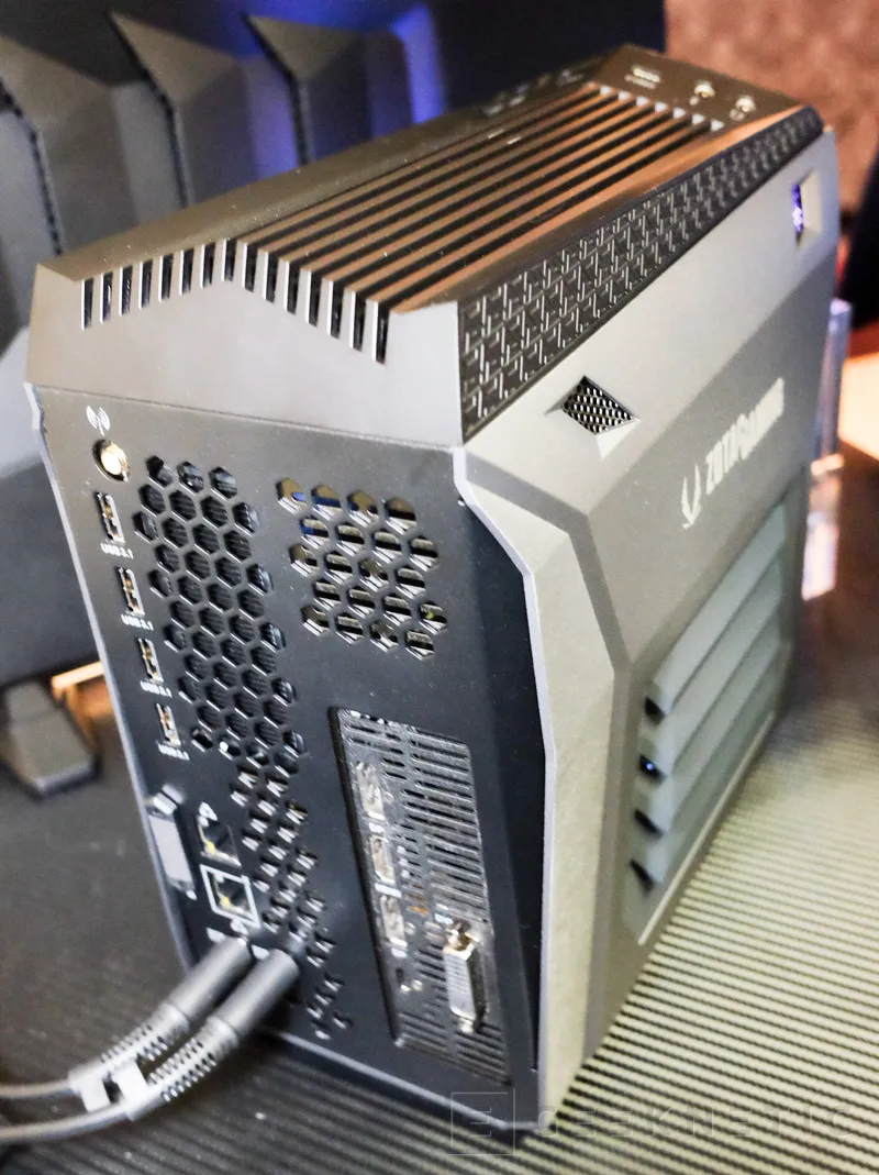 Geeknetic ZOTAC MEK Mini, un mini-PC de tan solo 9,18 litros que esconde todo un Core i7-8700 y una RTX 2070 3