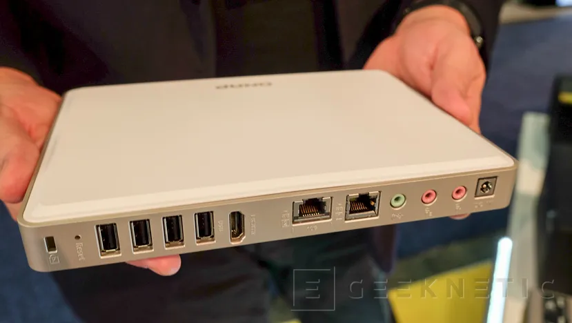 Geeknetic QNAP nos muestra sus dos NAS TBS-453DX y HS-453DX con diseño ultrafino y conectividad 10 GbE 5