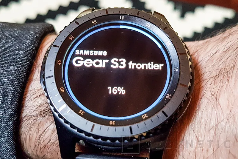 Geeknetic Samsung actualiza sus smartwatches Gear S3 a Tizen 4 1