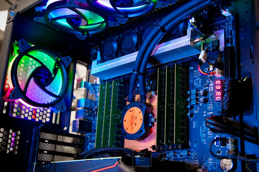 Geeknetic Intel lanza de forma oficial el Xeon W-3175X, el primer procesador Xeon oficialmente desbloqueado 1