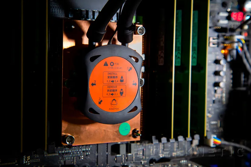 Geeknetic Intel lanza de forma oficial el Xeon W-3175X, el primer procesador Xeon oficialmente desbloqueado 2