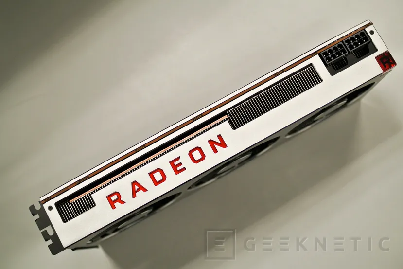 Geeknetic La AMD Radeon VII ya está con nosotros, os mostramos las primeras fotos 2