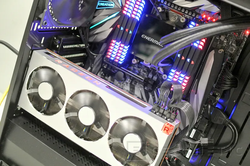 Geeknetic La AMD Radeon VII ya está con nosotros, os mostramos las primeras fotos 3