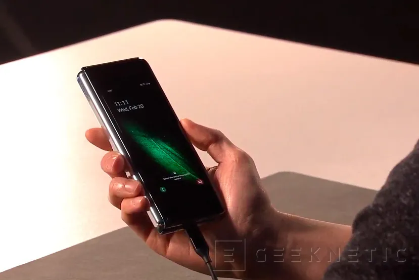 Geeknetic El Samsung Galaxy Fold llega con diseño plegable, 12GB de memoria RAM y 6 cámaras 1