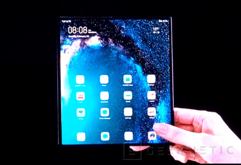 Geeknetic Una única pantalla plegable y 5G en el sorprendente Huawei Mate X 2