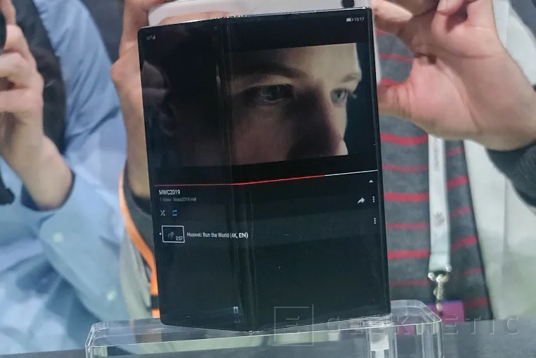 Geeknetic Una única pantalla plegable y 5G en el sorprendente Huawei Mate X 12