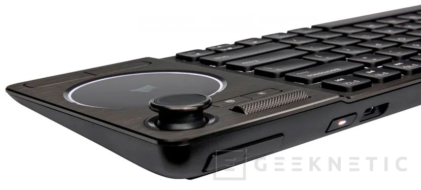 Geeknetic El teclado Corsair K83 incorpora touchpad y joystick para hacerlo más versátil 2